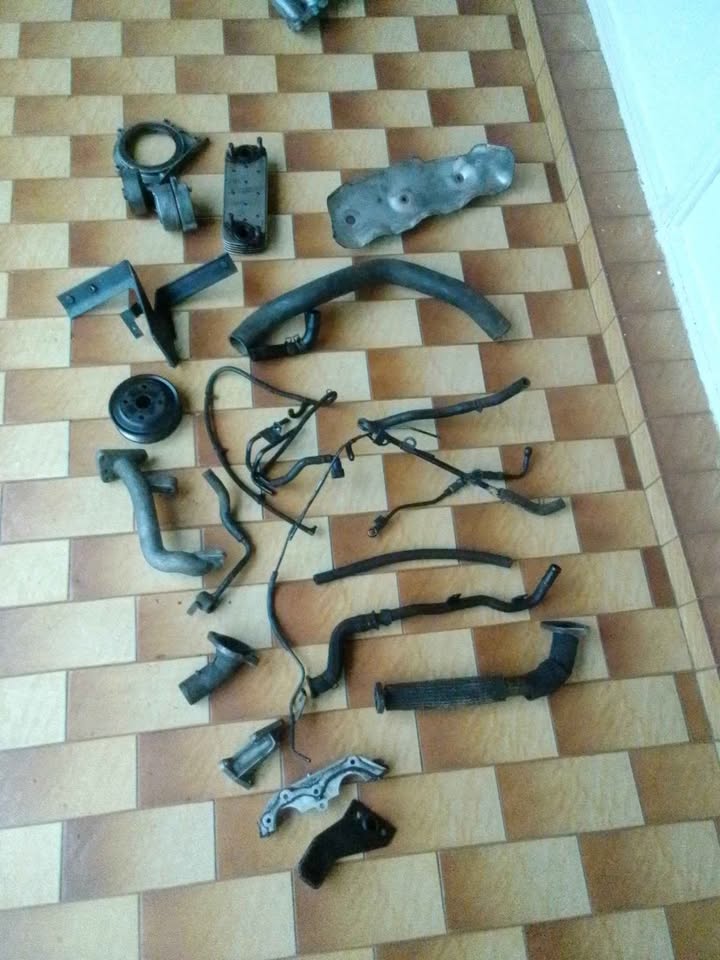 KIA Sorento 2.5 Diesel D4CB Engine Parts Stripped - Private Seller