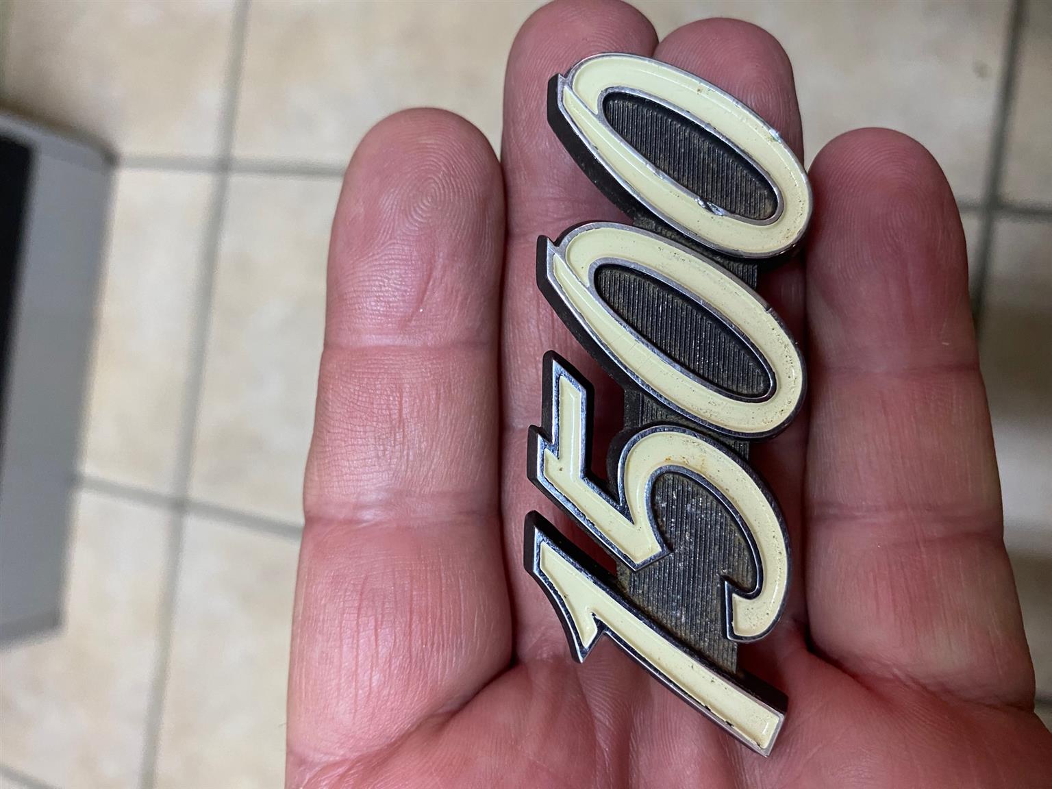 Datsun 1500 emblem decal motive Nissan. - Private Seller Datsun 1500 emblem decal motive Nissan. - Private Seller