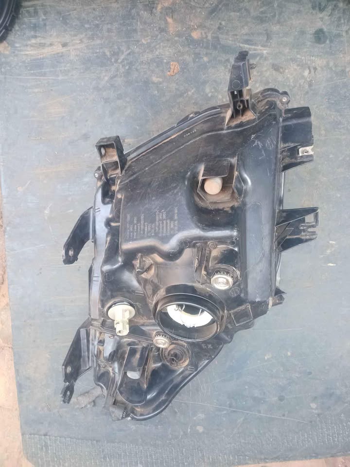 Ford ranger T6 left side headlight for sale - Private Seller