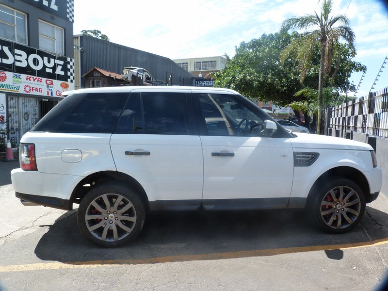 Land Rover Range Rover Sport 5.0 Supercharge AT - 2011 SPARESBOYZ STRIPPING FOR - Private Seller