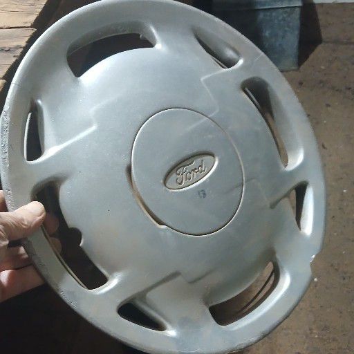 Fiesta, wheelcap - Private Seller Fiesta, wheelcap - Private Seller