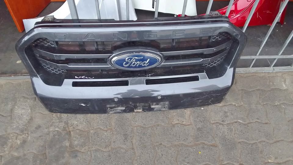 FORD RANGER T7 GRILLS - Private Seller FORD RANGER T7 GRILLS - Private Seller