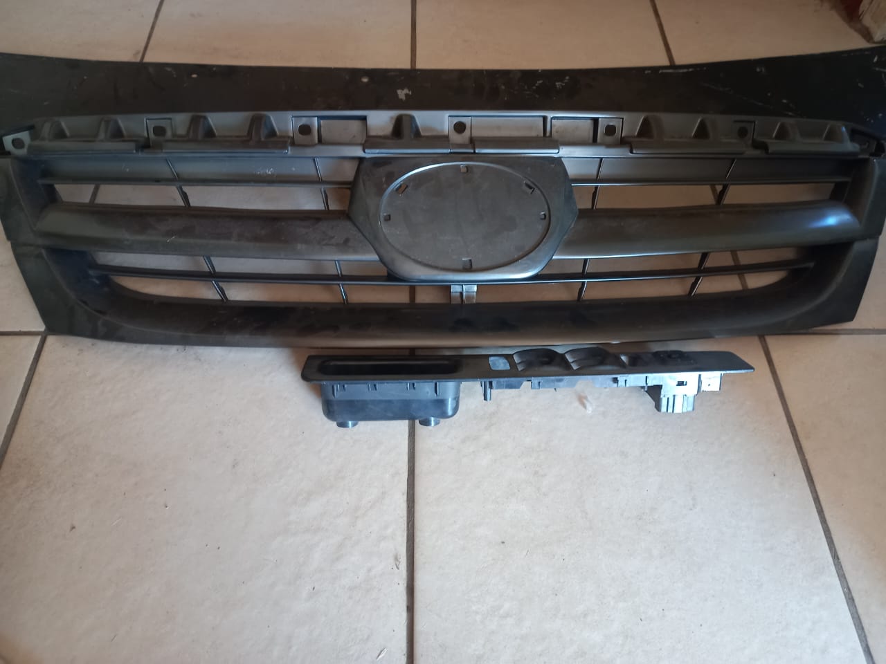 Toyota front grill and other spares - Private Seller