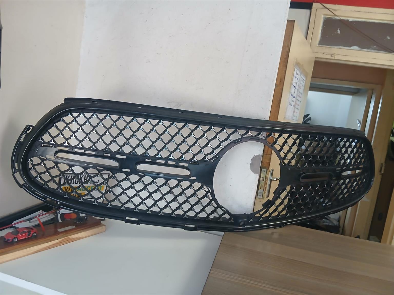 2025 Mercedes-Benz GLC (C254) MAIN GRILL - Private Seller