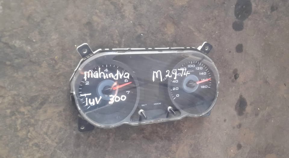 MAHINDRA TUV 300 CLUSTER FOR SALE - Private Seller MAHINDRA TUV 300 CLUSTER FOR SALE - Private Seller