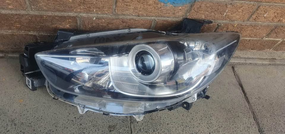 Mazda CX-5 headlight 2012/16 - Private Seller Mazda CX-5 headlight 2012/16 - Private Seller