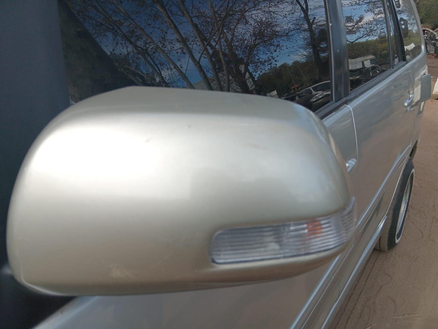 USED TOYOTA INNOVA DOOR MIRRORS FOR SALE