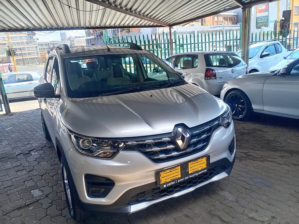 Used 2025 Renault Triber 1.0 Dynamique - Omega EL Auto