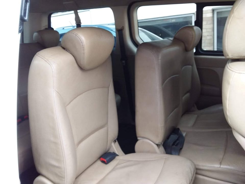 2012 Hyundai H-1 9-seater automatic 2012