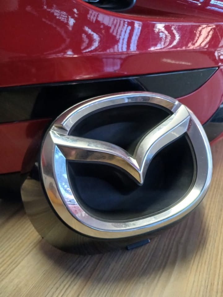 2021 MAZDA CX5 FRONT BADGE LOGO FOR SALE - Private Seller 2021 MAZDA CX5 FRONT BADGE LOGO FOR SALE - Private Seller