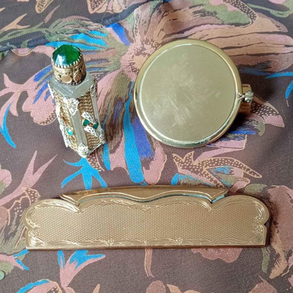 Individually Priced Vintage Vanity Individually Priced Vintage Vanity