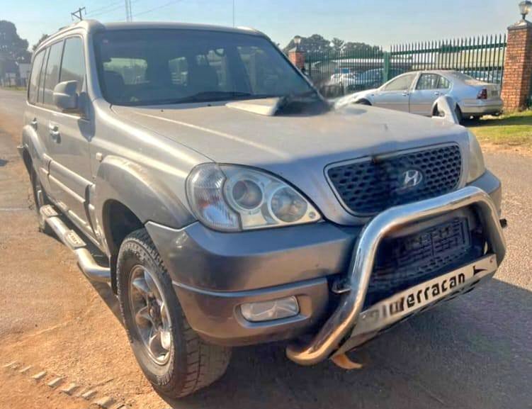 Hyundai terrecan 2.9 CRDi stripping for parts my number WhatsApp or cell