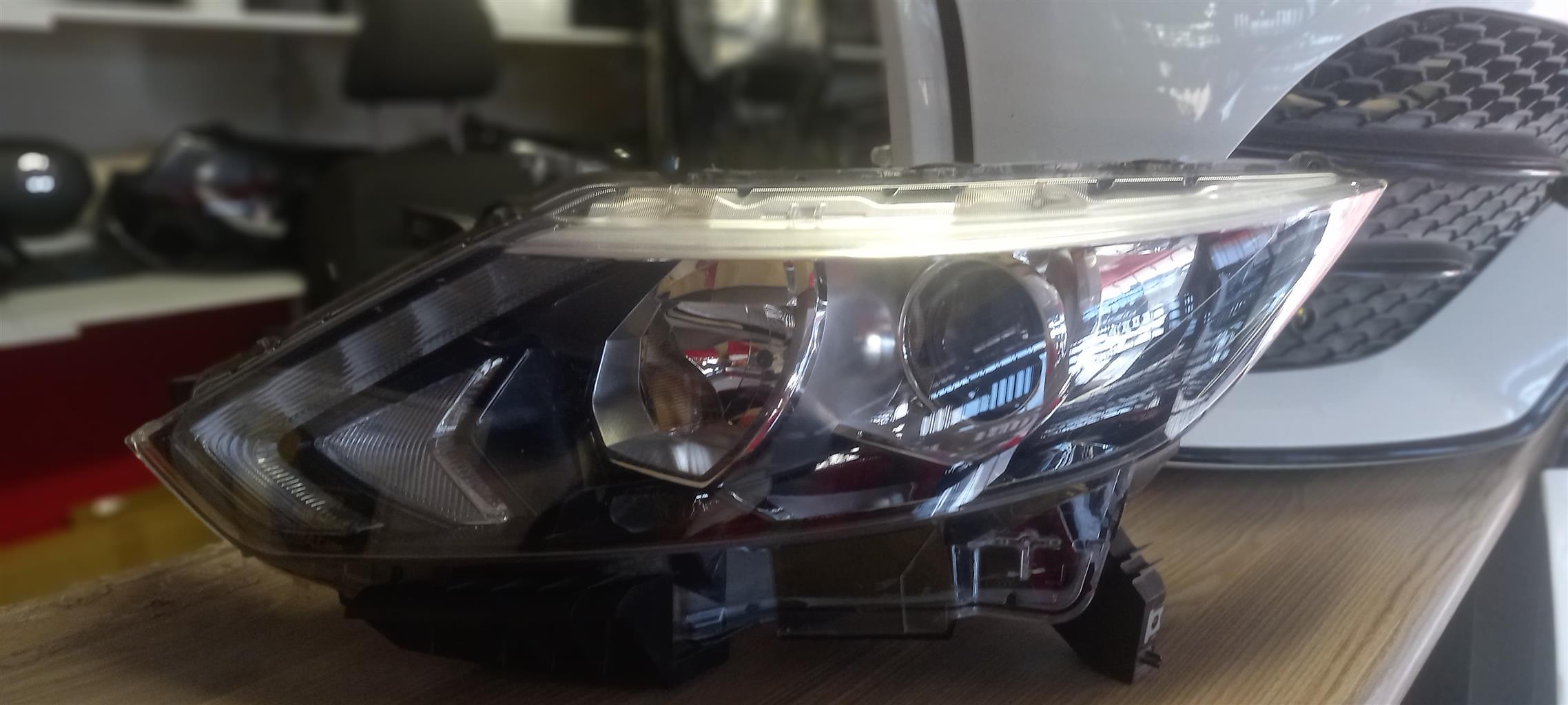 2019 NISSAN QASHQAI RIGHT AND LEFT HEADLIGHTS FOR SALE - Private Seller 2019 NISSAN QASHQAI RIGHT AND LEFT HEADLIGHTS FOR SALE - Private Seller