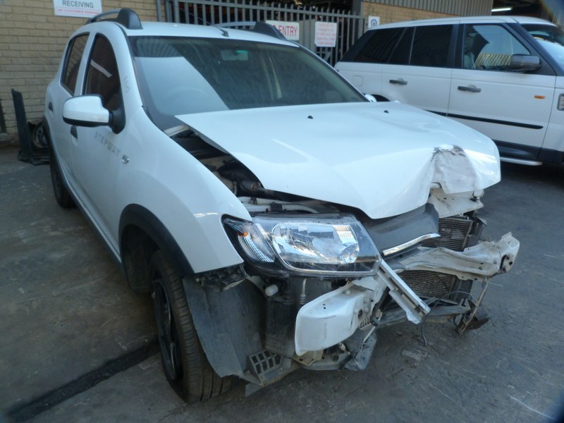 Renault Sandero 900T Stepway Manual White - 2016 STRIPPING FOR SPARES