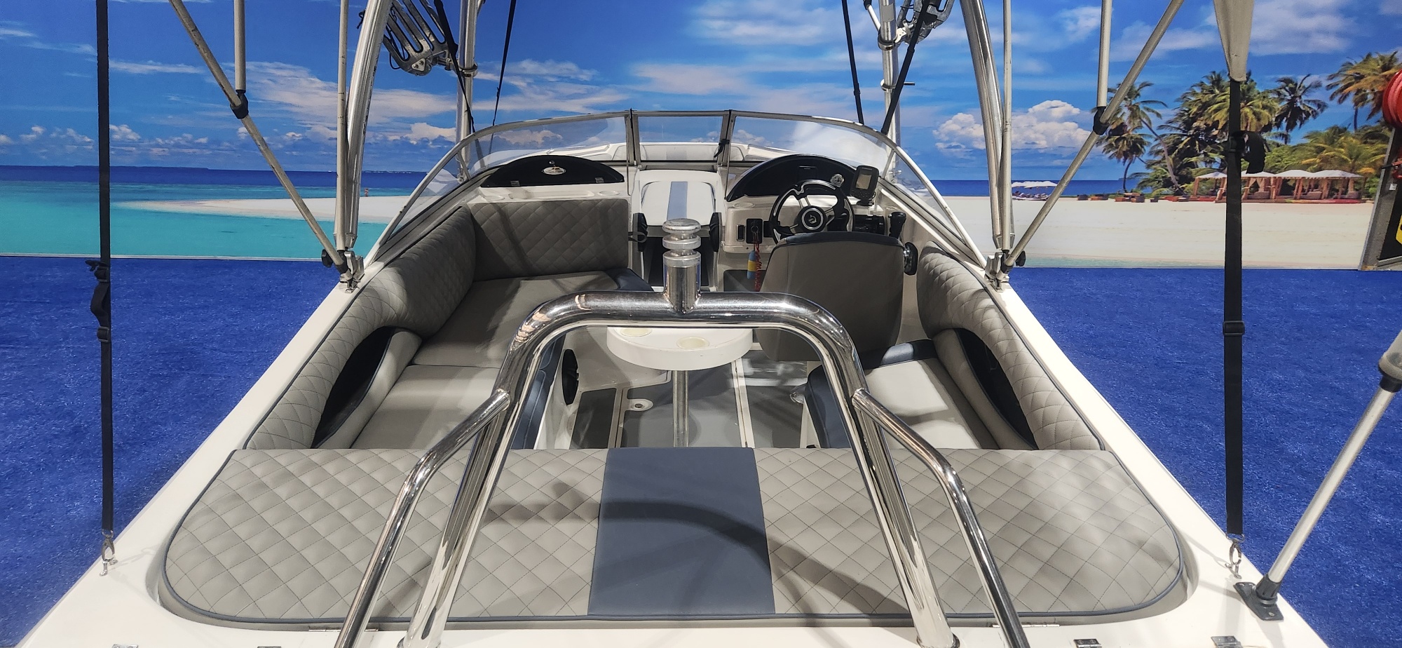 CLASSIC 210 ON TRAILER 300 HP SUZUKI 4 STROKE 2017 MODEL MOTOR 128 HOUR