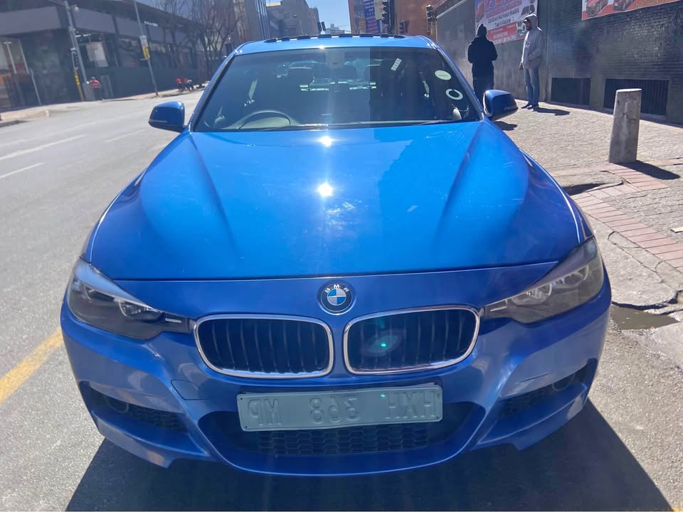 2014 BMW 320i 85000km 2014 BMW 320i 85000km
