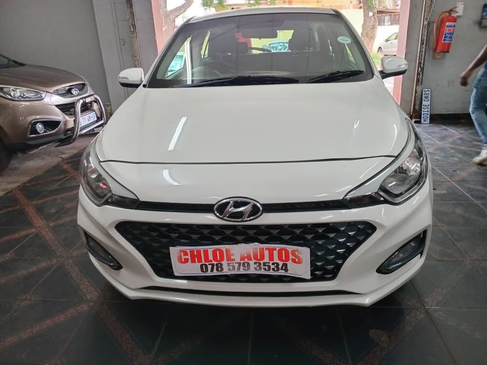 2021 Hyundai i20 1.4 White, Manual, Petrol, 29000km