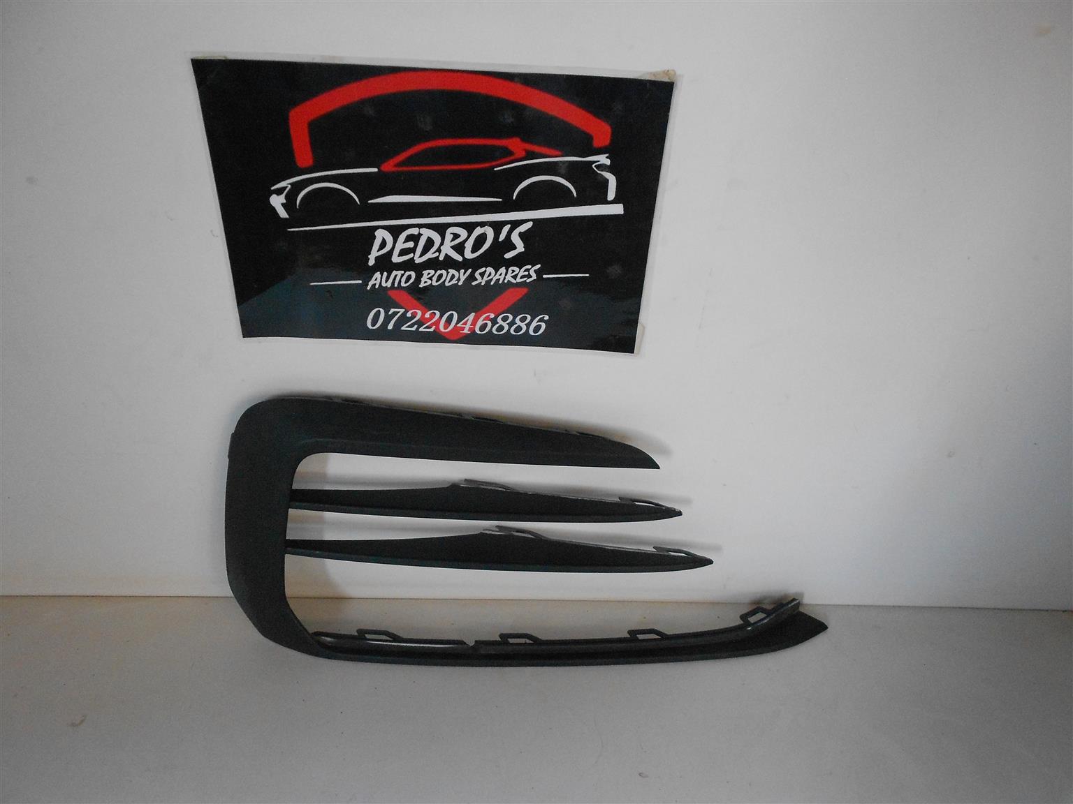 VW Golf 7.5 GTI bumper grill - Private Seller VW Golf 7.5 GTI bumper grill - Private Seller