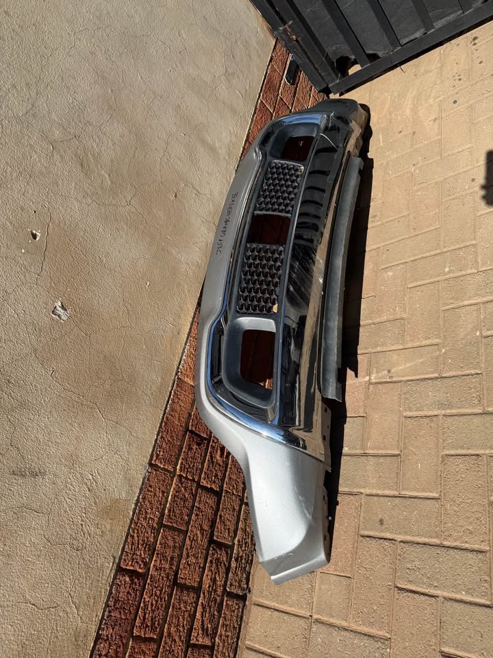 Jeep Grand Cherokee Complete Front Spoiler - Private Seller Jeep Grand Cherokee Complete Front Spoiler - Private Seller