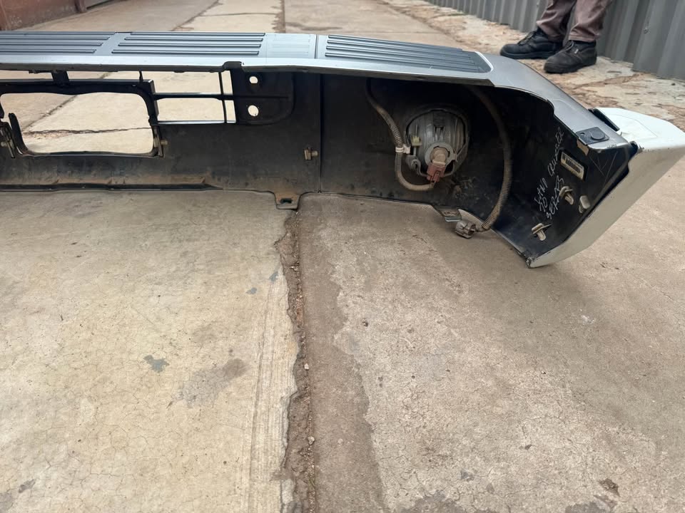 Toyota Land Cruiser Front Bumper - Private Seller Toyota Land Cruiser Front Bumper - Private Seller