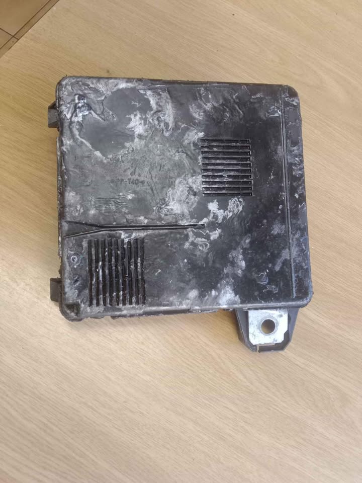 RENAULT FUSE BOX - Private Seller