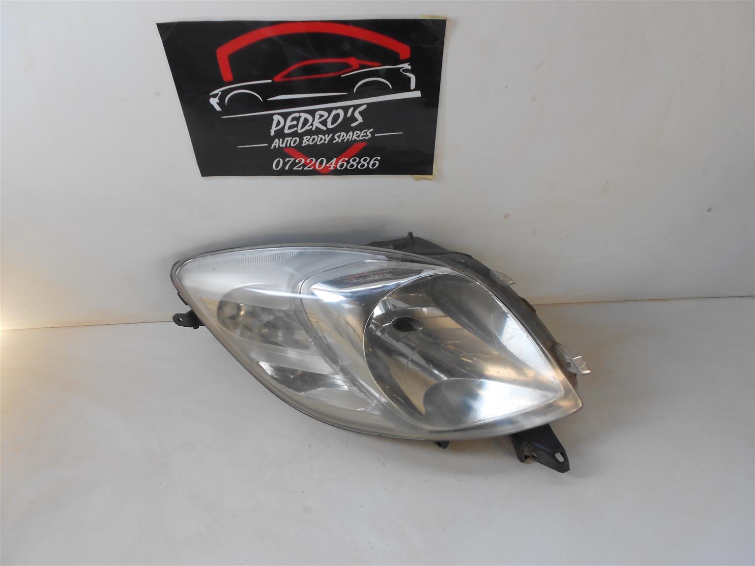 Toyota Yaris Right Headlight
