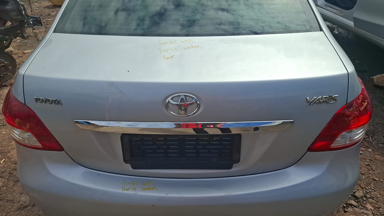 Toyota Yaris sedan boot lid for sale | second-hand trunk lid Toyota Yaris sedan boot lid for sale | second-hand trunk lid