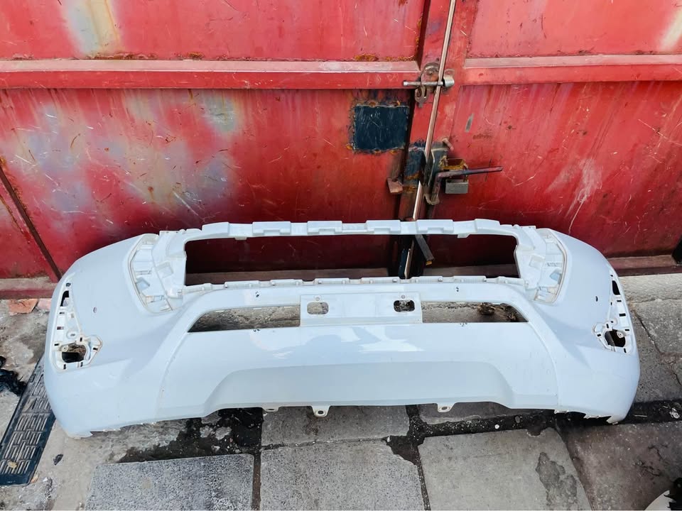Toyota Hilux GD6 bumper 2023 - Private Seller Toyota Hilux GD6 bumper 2023 - Private Seller