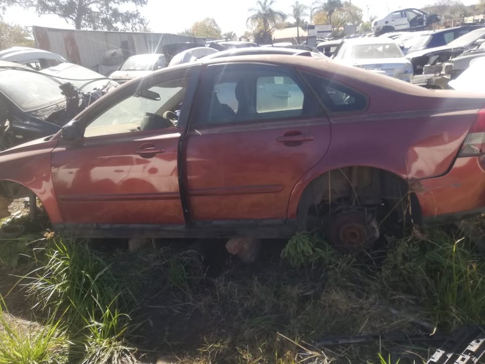 Volvo S40 2.4 2005 Stripping For Spares - Private Seller Volvo S40 2.4 2005 Stripping For Spares - Private Seller