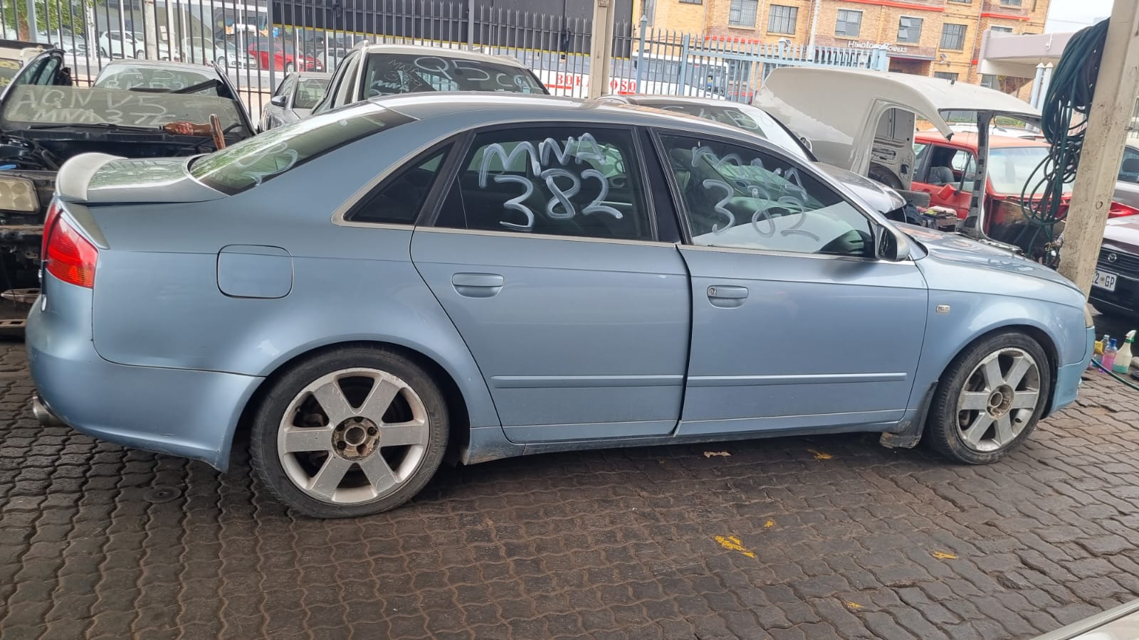 audi a4 b7 car stripping for spares - Private Seller