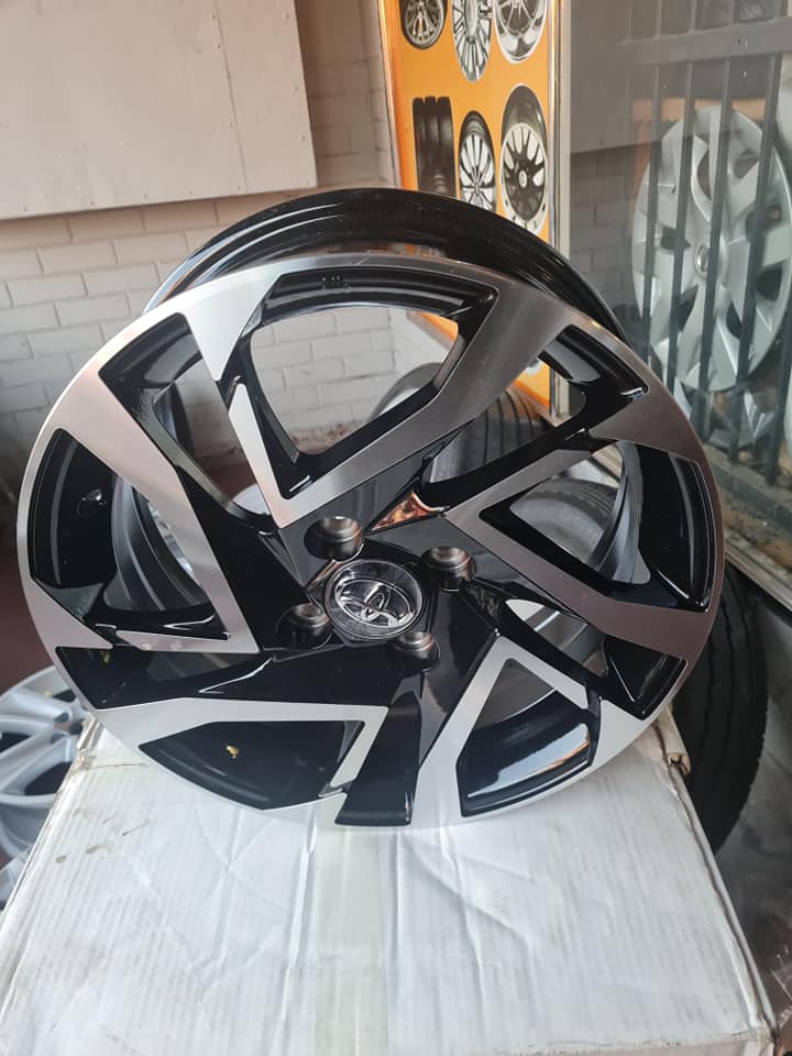 Toyota starlet Brand new mags size 15