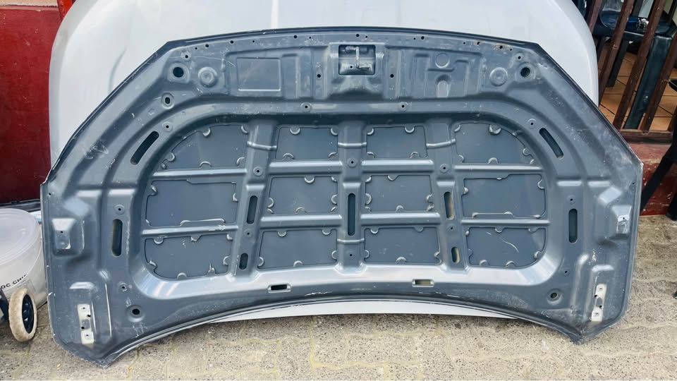 Toyota Urban Cruiser bonnet - Private Seller Toyota Urban Cruiser bonnet - Private Seller