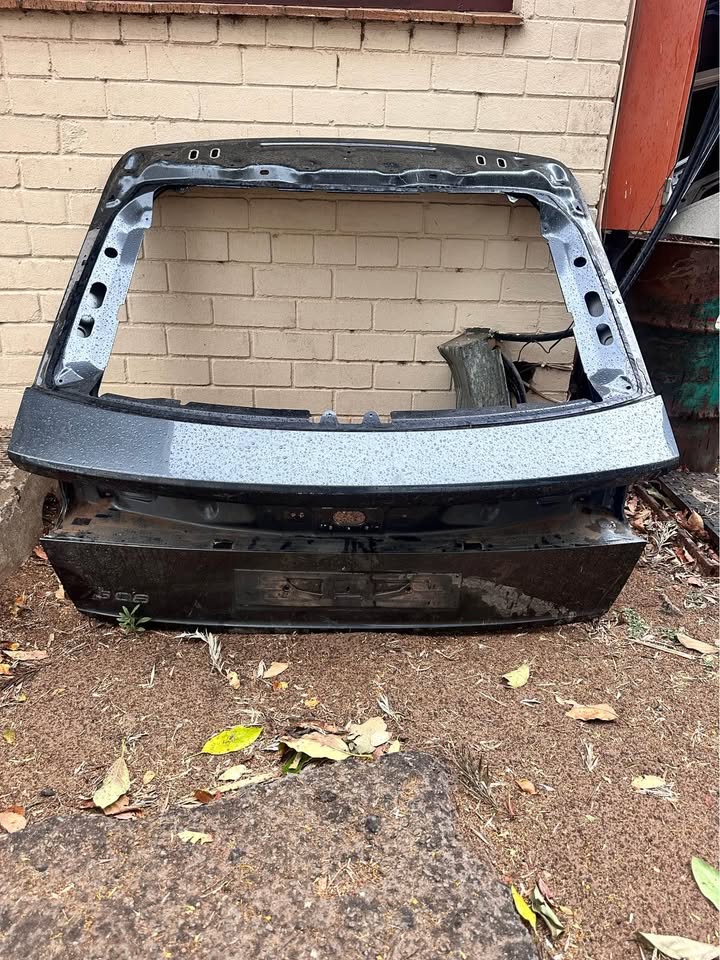 AUDI Q8 TAILGATE/TRUNK/BOOT LID Q8 - Private Seller AUDI Q8 TAILGATE/TRUNK/BOOT LID Q8 - Private Seller
