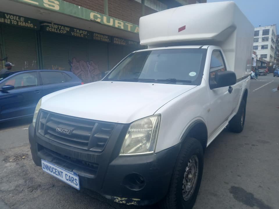 2010 ISUZU KB240 PETROL, SINGLE CAB, WHITE COLOUR, MILEAGE 165000KM