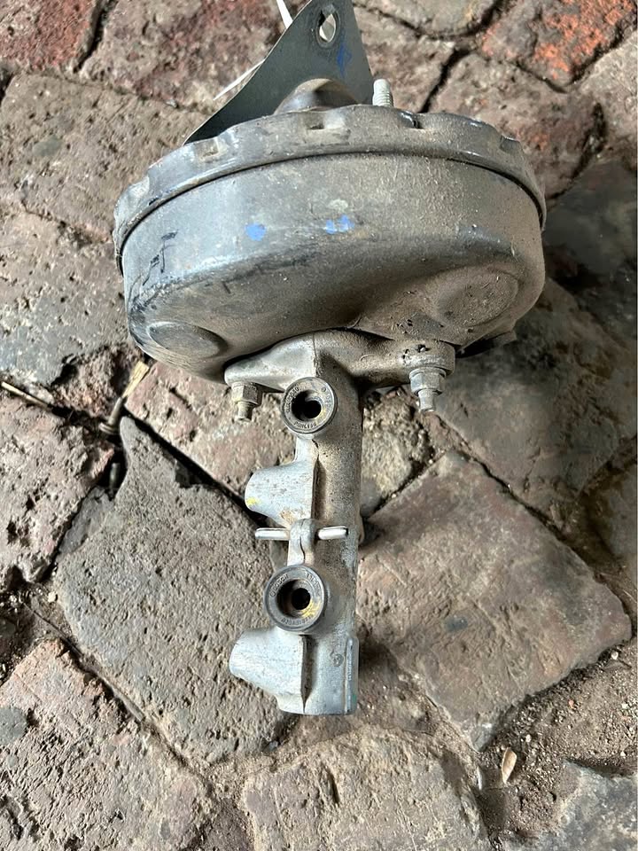 Renault Kwid Brake Booster And Master Cylinder For Sale - Private Seller Renault Kwid Brake Booster And Master Cylinder For Sale - Private Seller