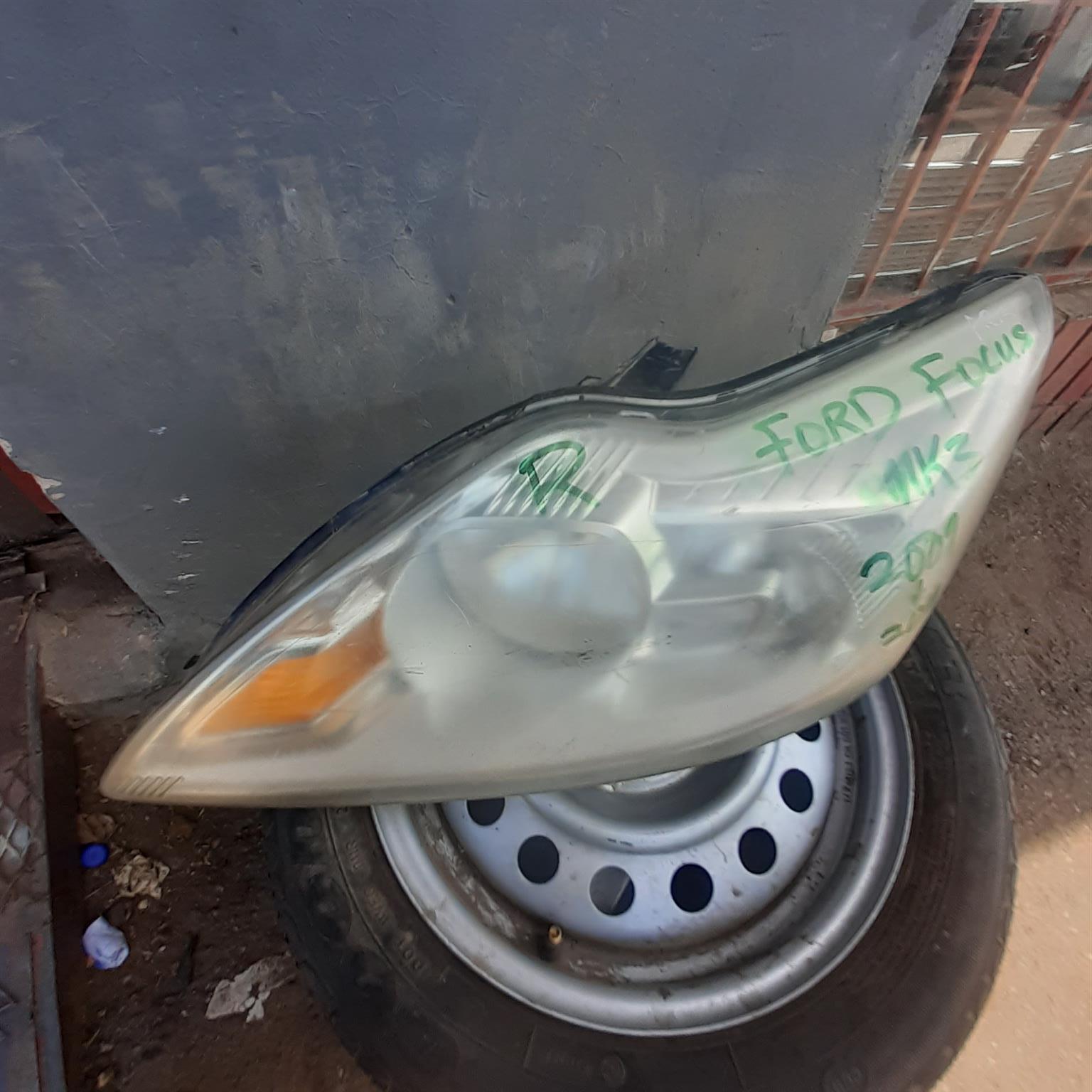 FORD FOCUS 2007-2011 RIGHT HEADLIGHT FOR SALE DELIVERY AVAILABLE COUNTRY WIDE - Private Seller FORD FOCUS 2007-2011 RIGHT HEADLIGHT FOR SALE DELIVERY AVAILABLE COUNTRY WIDE - Private Seller
