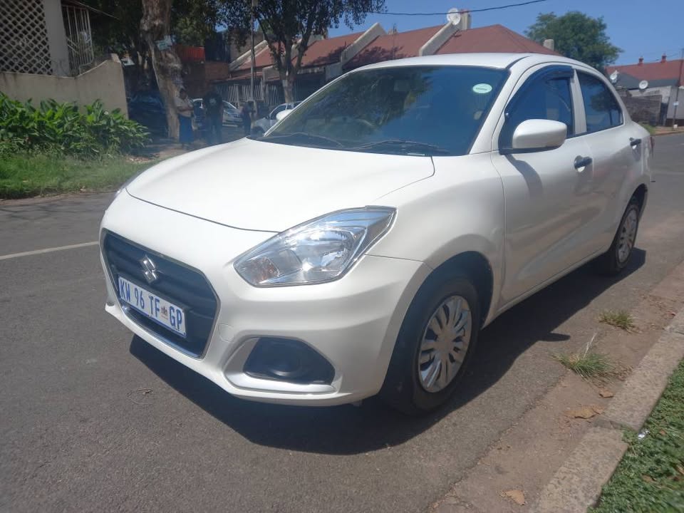 2022 Sezuki Dzire 1.2 Petrol, Manual, White Color, Mileage