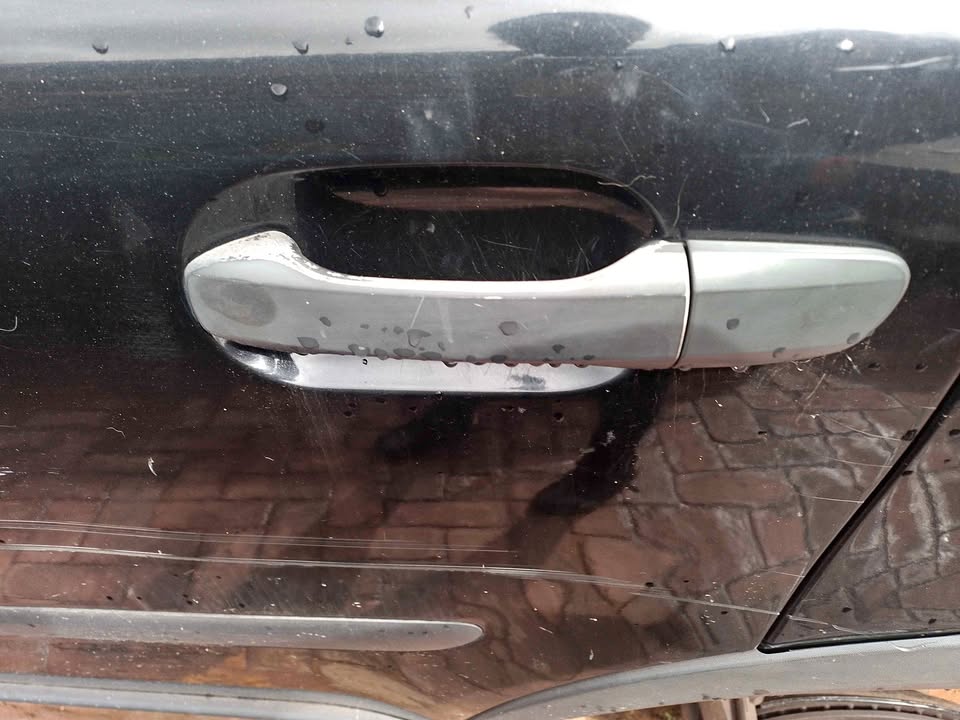 VOLVO XC90 2008 LEFT REAR DOOR HANDLE FOR SALE °¦°DELIVERY AVAILABLE COUNTRY WIDE°¦° - Private Seller VOLVO XC90 2008 LEFT REAR DOOR HANDLE FOR SALE °¦°DELIVERY AVAILABLE COUNTRY WIDE°¦° - Private Seller
