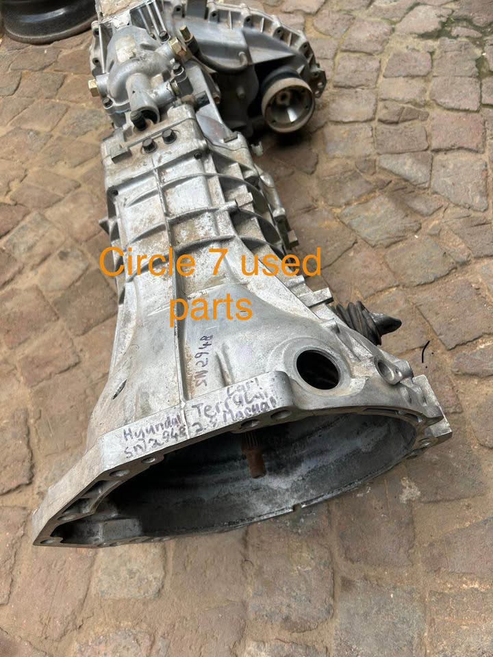 Nissan hardbody 2.4 petrol gearbox for sale WhatsApp or call - Private Seller