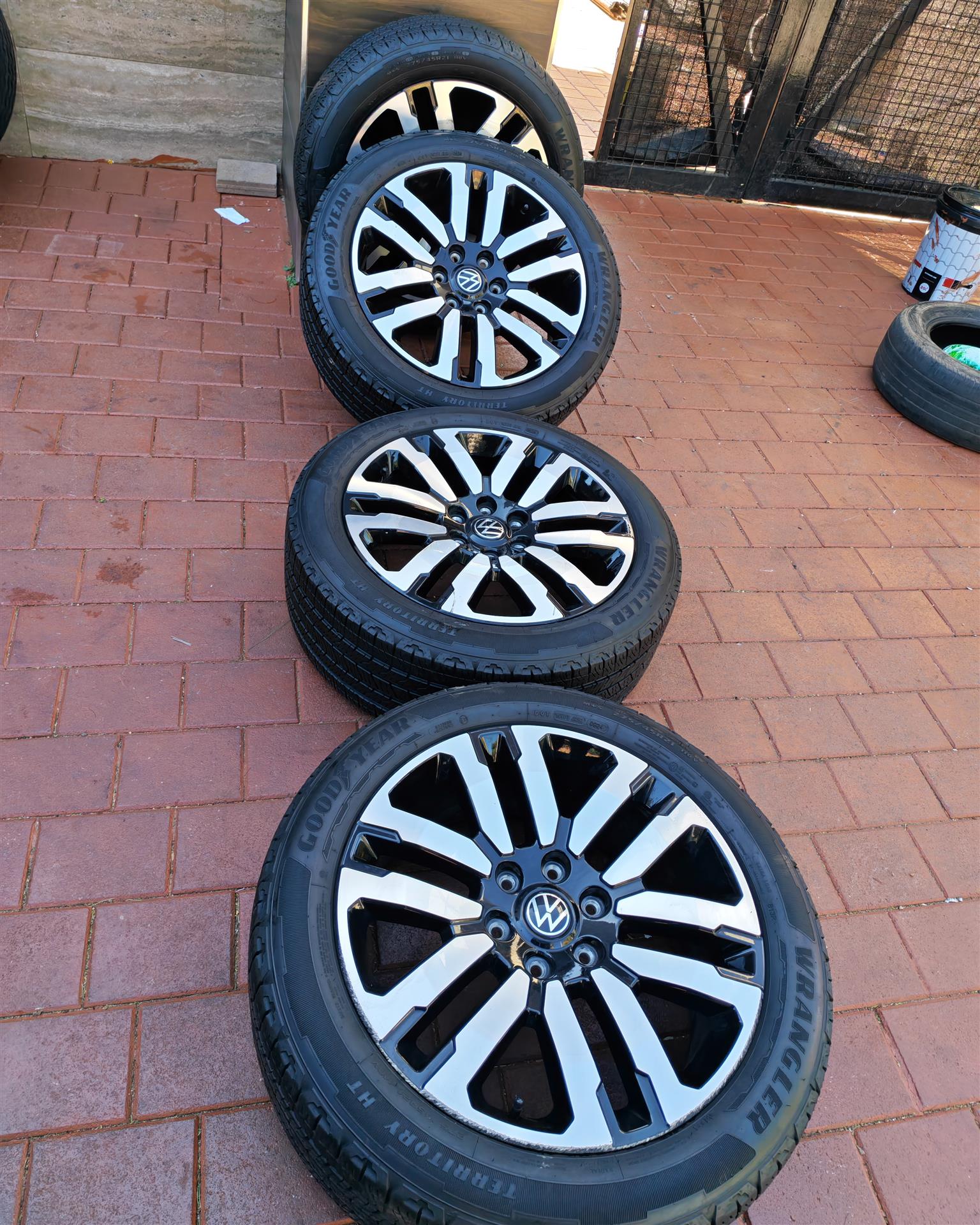 OEM Amarok/Ford Wheels - Private Seller OEM Amarok/Ford Wheels - Private Seller