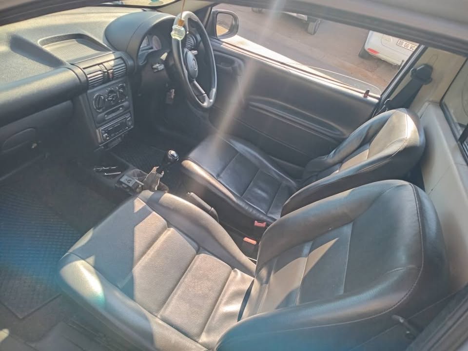 2003 Corsa bakkie 1.7 Disiel Manual,Silver Color  160,000km