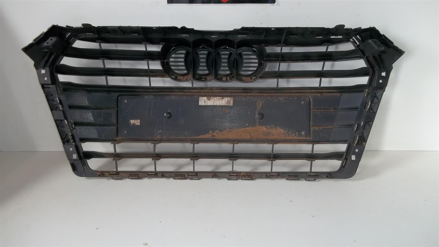 Audi A4 B9 radiator grille - Private Seller Audi A4 B9 radiator grille - Private Seller
