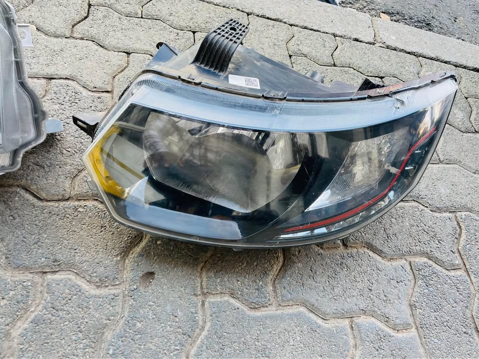 Mahindra xuv100 headlight - Private Seller Mahindra xuv100 headlight - Private Seller