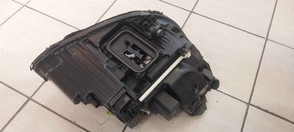 MERCEDES BENZ W213 LED HEADLIGHT LHS