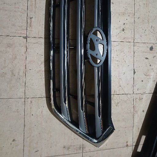 Hyundai tucson grill - Private Seller Hyundai tucson grill - Private Seller