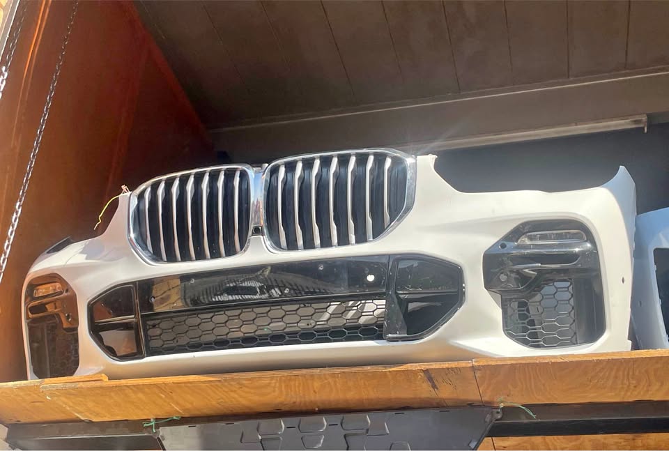 BMW X5 G05 front bumper complete BMW X5 G05 front bumper complete