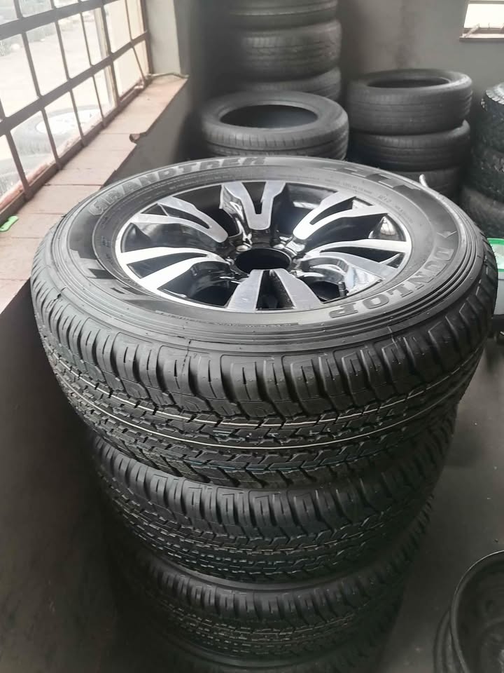 Isuzu 18 (WITH NEW TYRES) - Private Seller Isuzu 18 (WITH NEW TYRES) - Private Seller