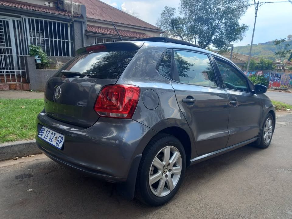 2013 VW Polo 6 Hatchback 1.6 Petrol, Manual, Grey, Sunroof 92000kms