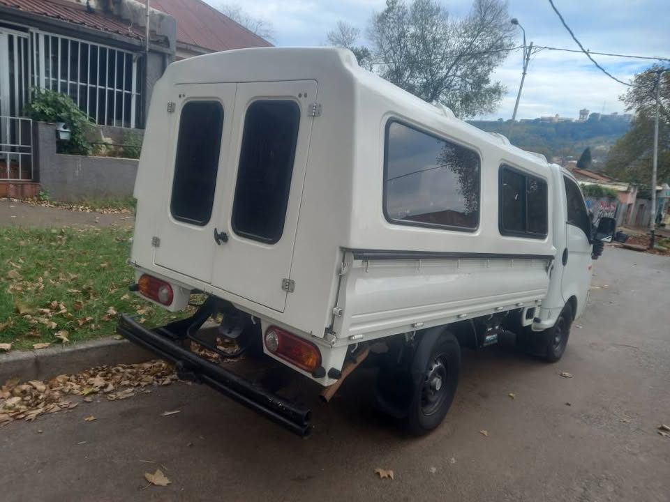 2009 Hyundai H100 2.4 DIESEL, MANUAL, White, 125000kms
