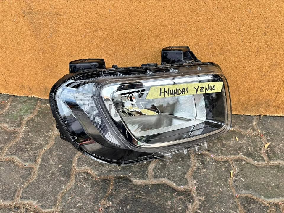 Hyundai Venu Headlight - Private Seller Hyundai Venu Headlight - Private Seller